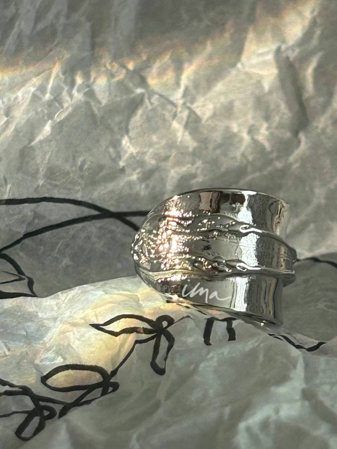 Double curl wide version couple ring
