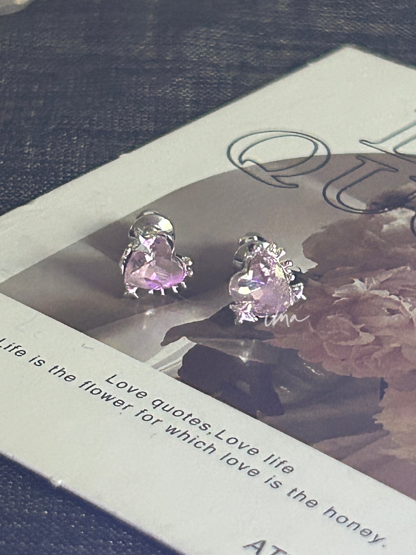 Small round brilliant-cut diamond heart-shaped stud earrings