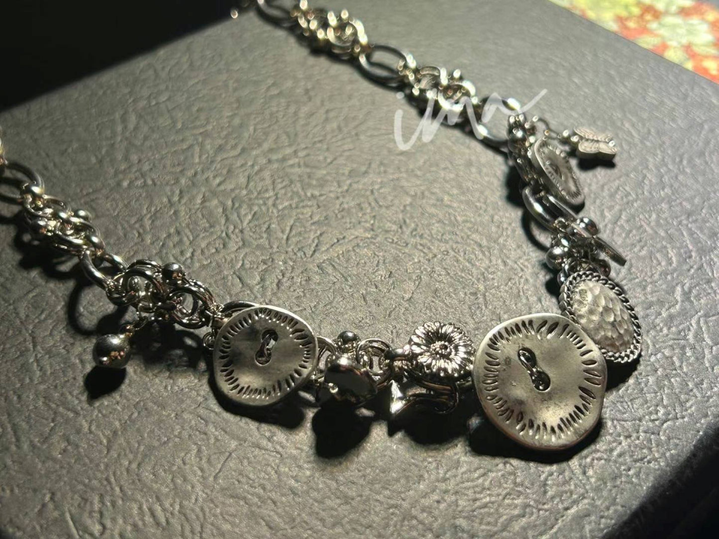button choker