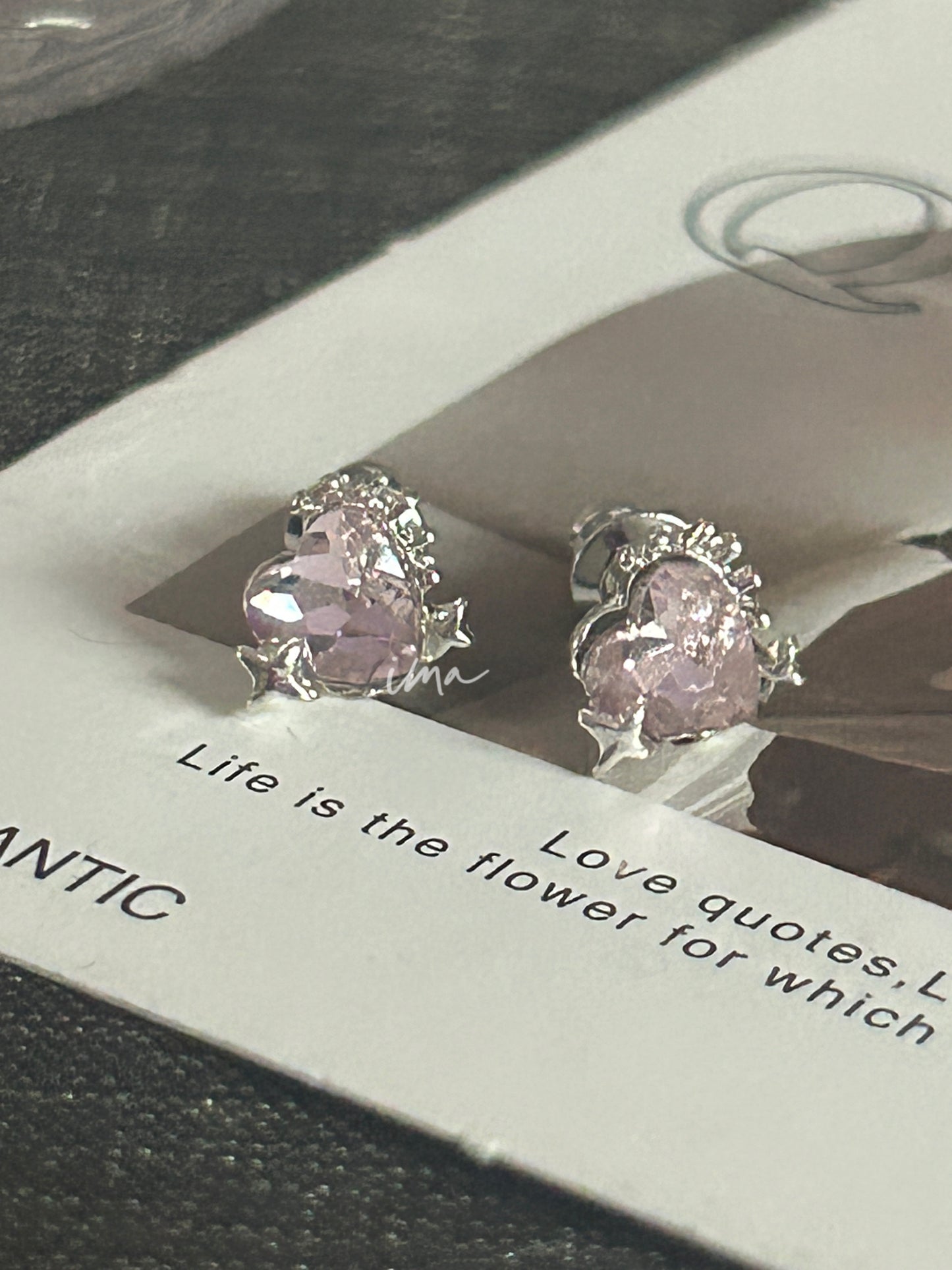 Small round brilliant-cut diamond heart-shaped stud earrings