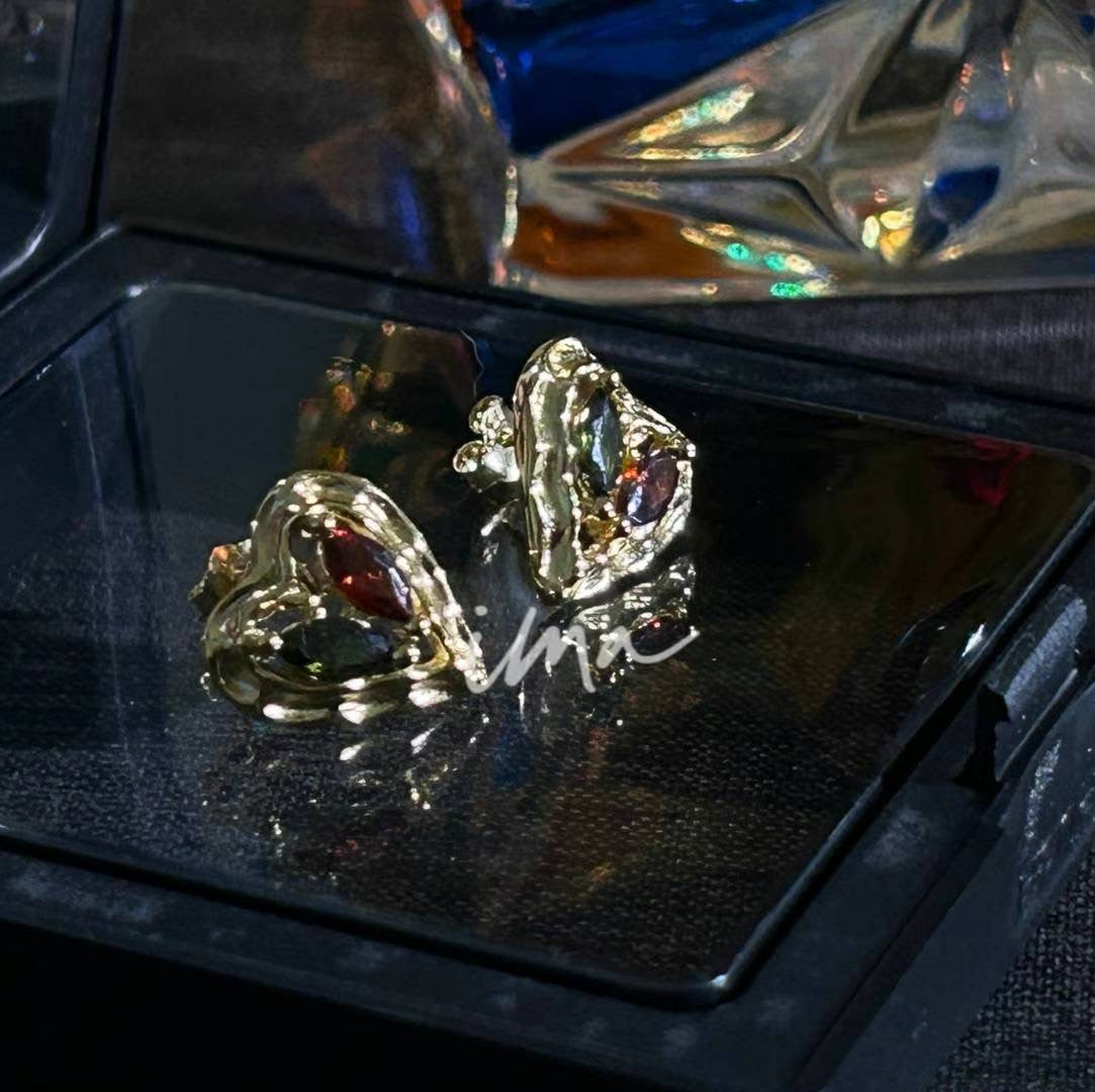 Court style love color zircon earrings