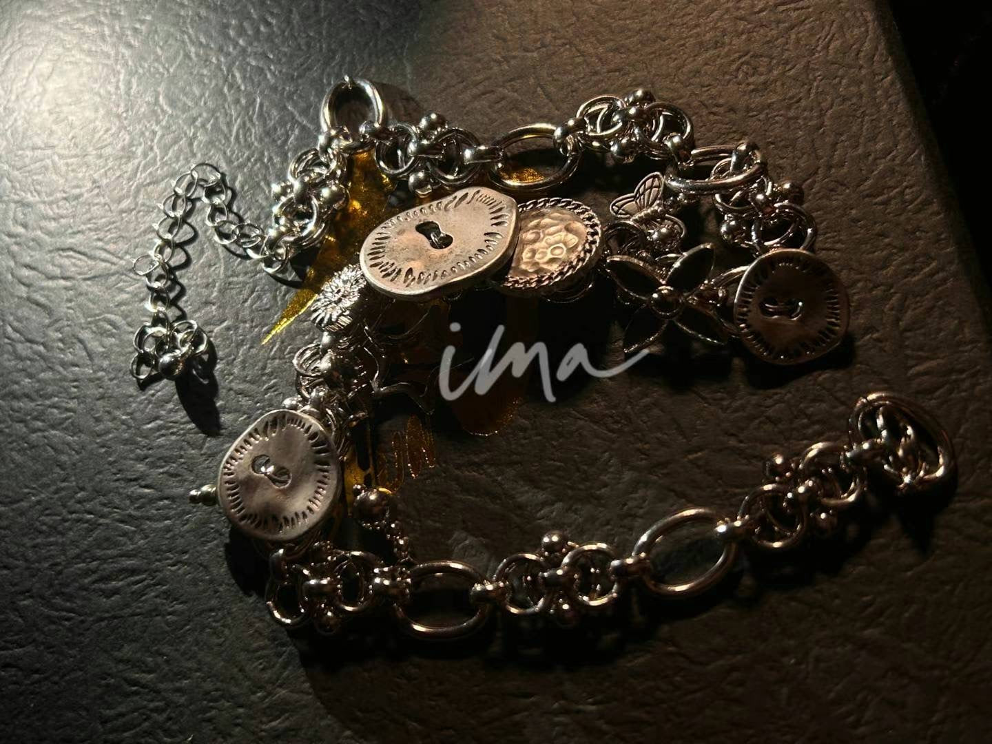 button choker