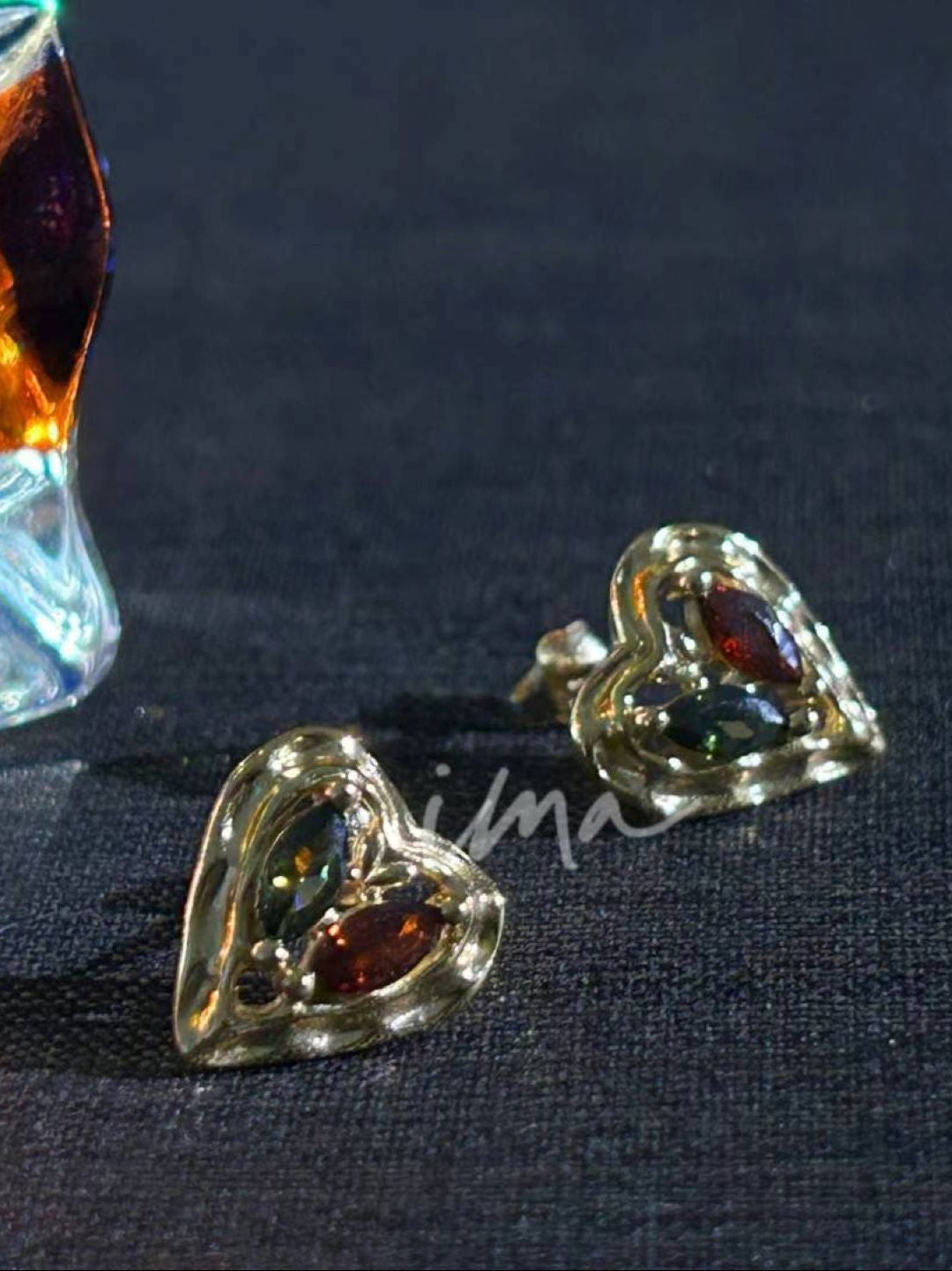 Court style love color zircon earrings