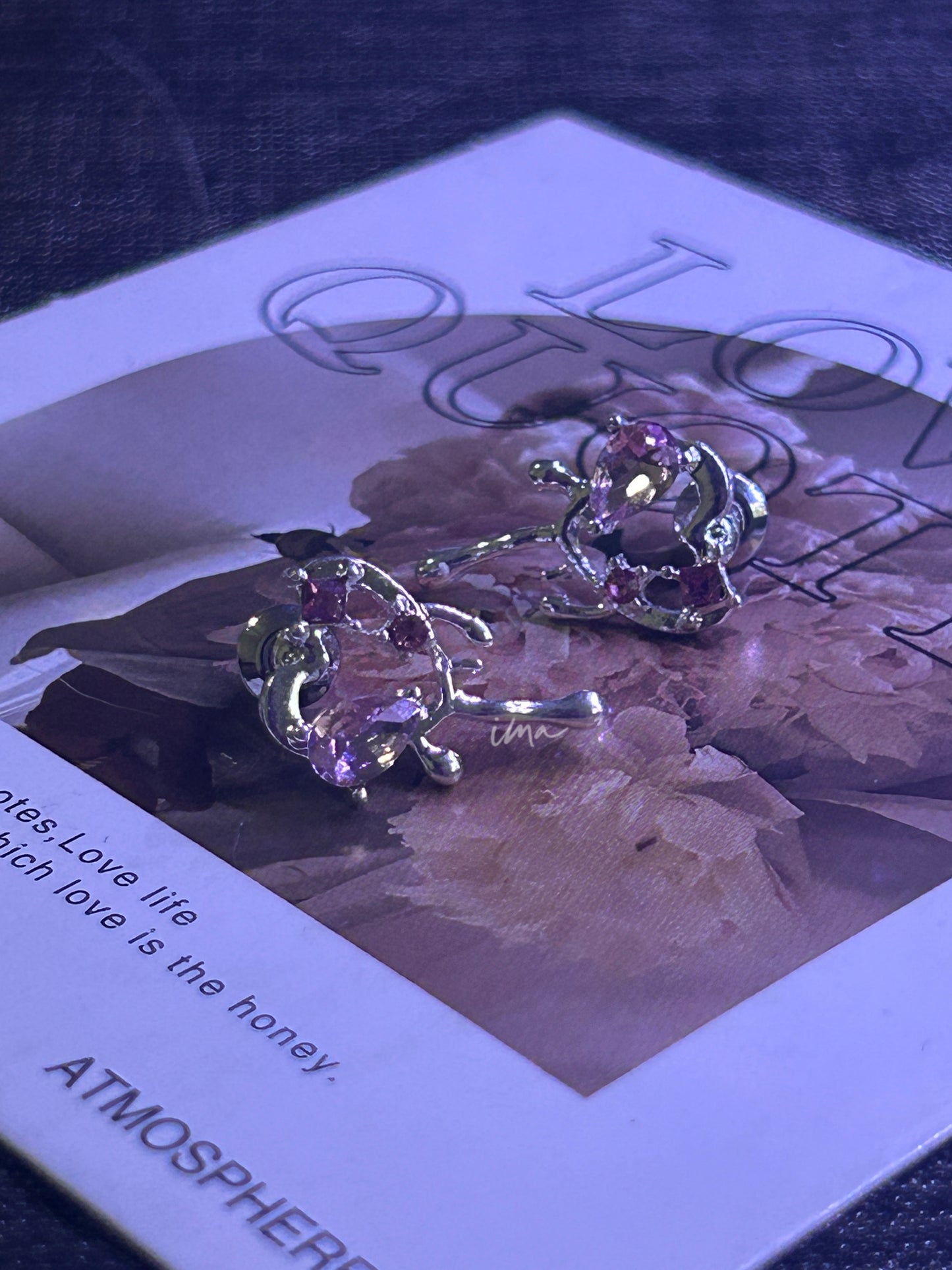 Small round brilliant-cut diamond heart-shaped stud earrings