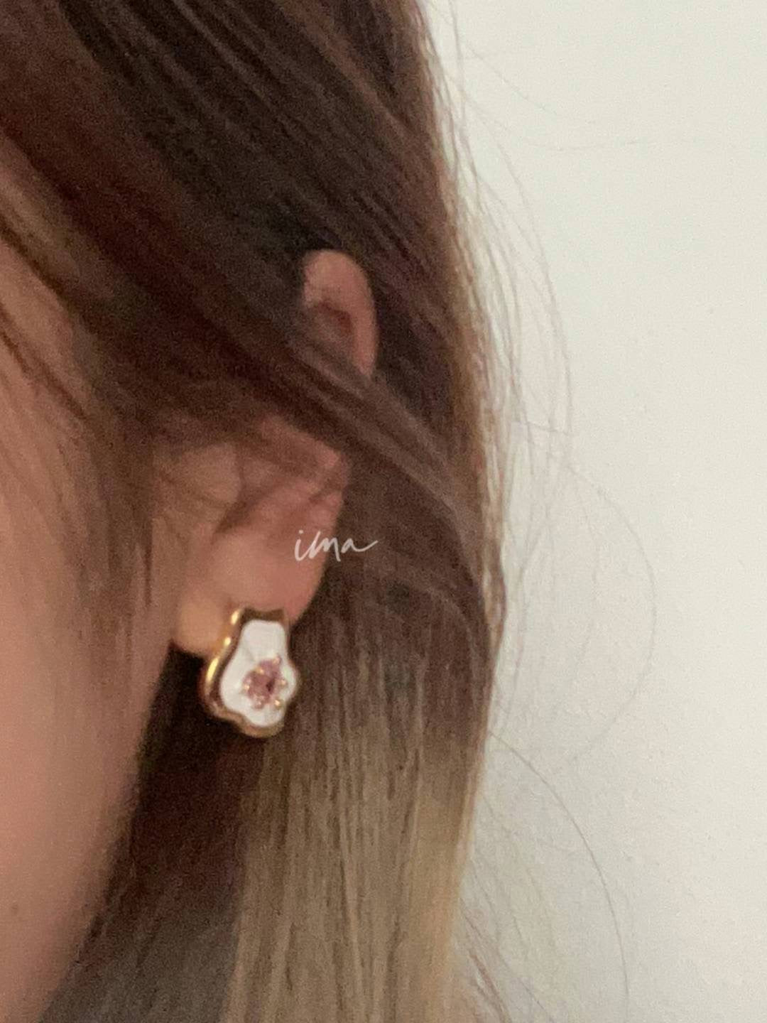 White drop glaze irregular zircon earrings
