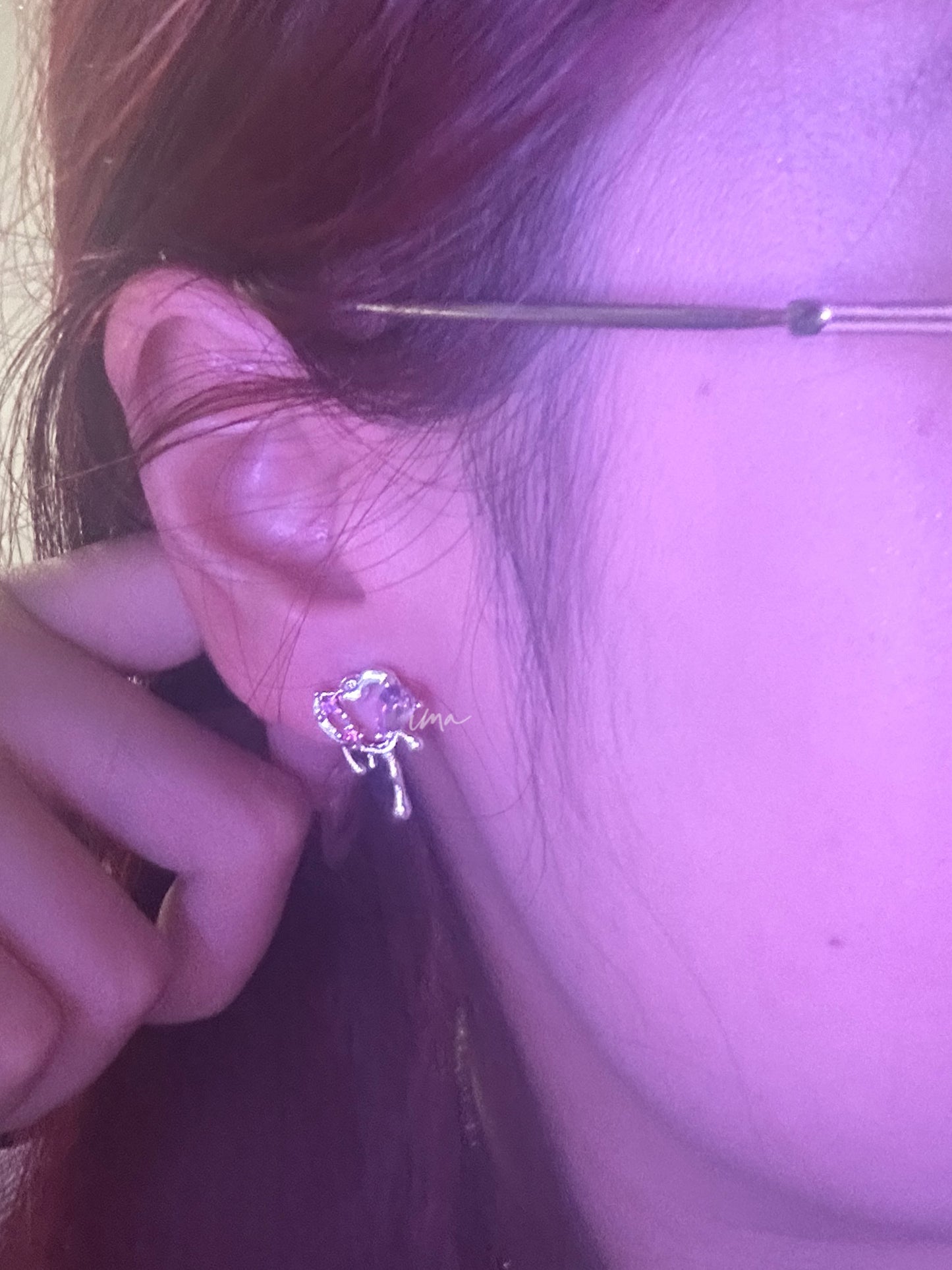 Small round brilliant-cut diamond heart-shaped stud earrings