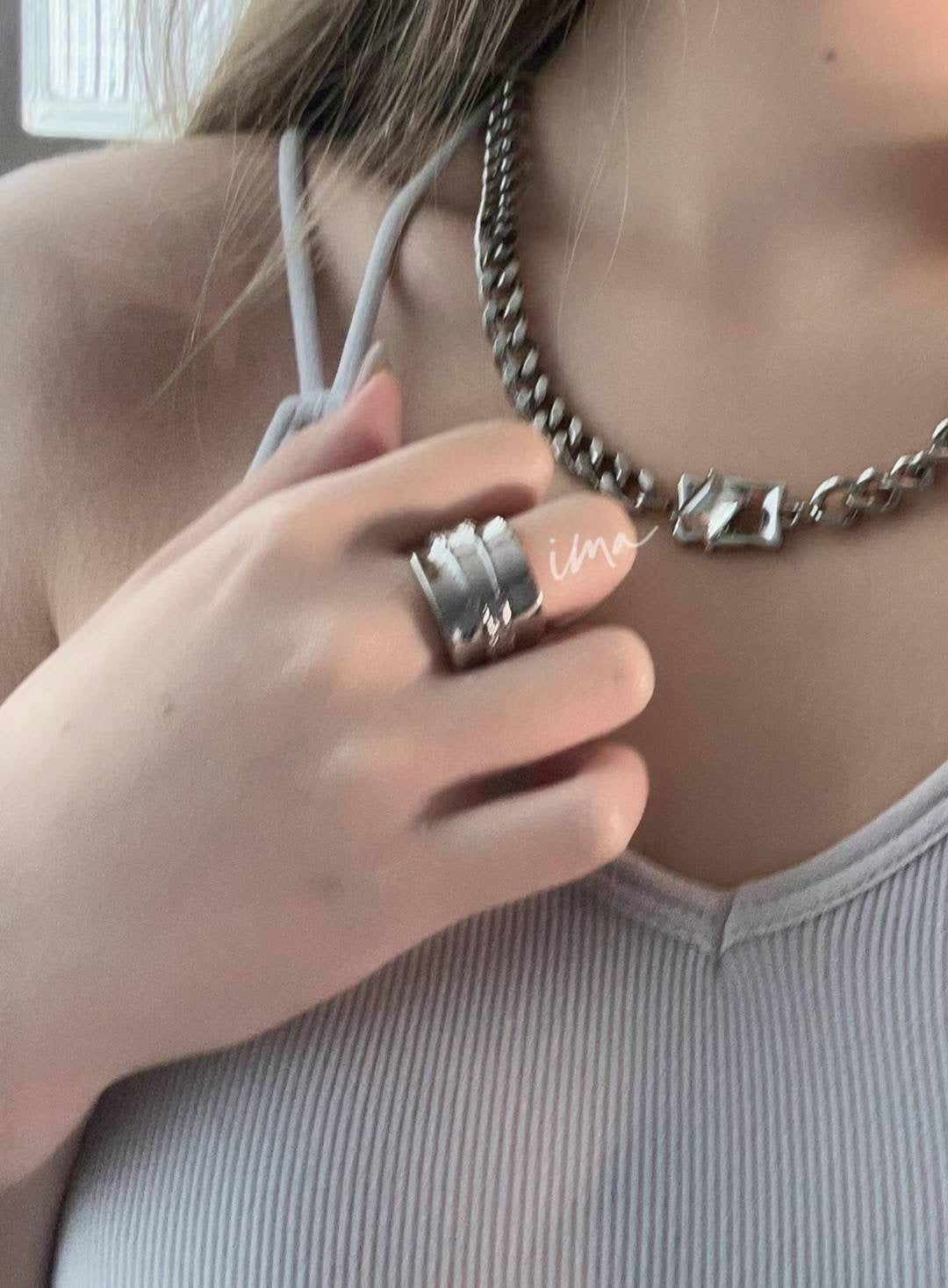 Double curl wide version couple ring