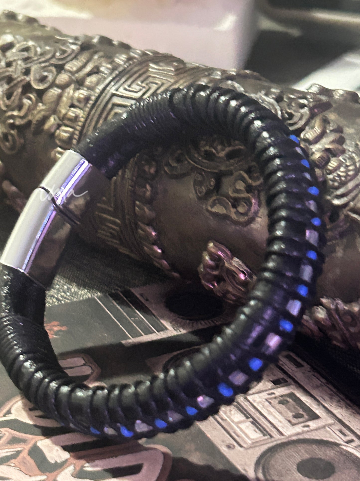 Cortical strap wristband