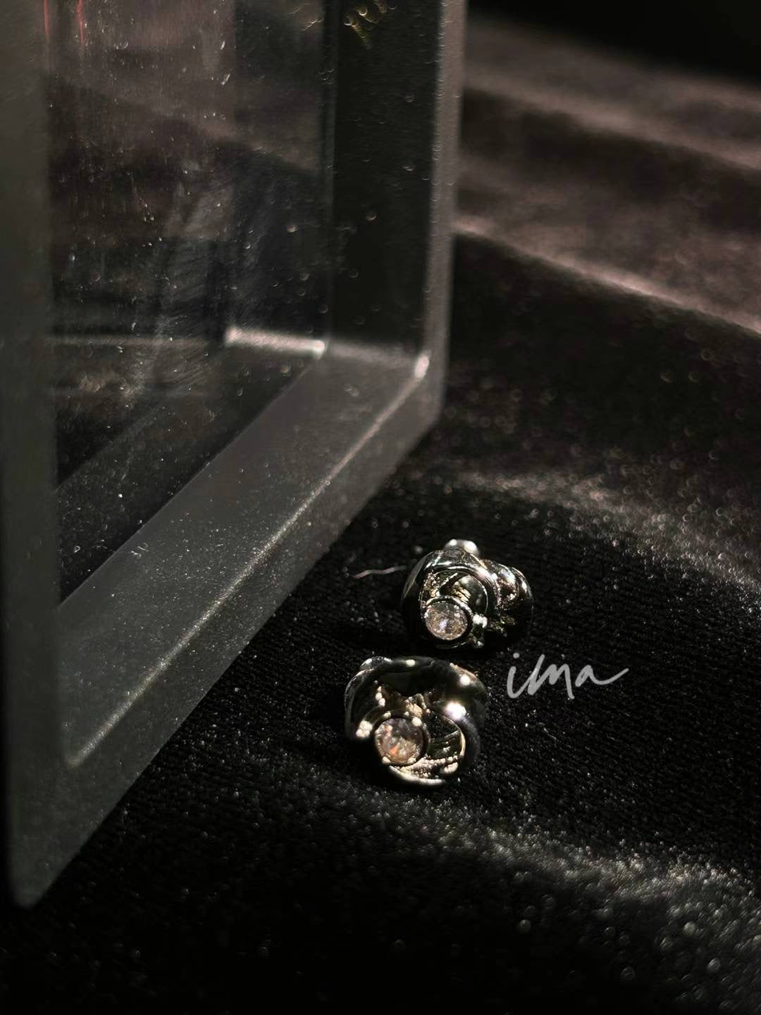 Ink Shadow Set (Stud Earrings and bracelet)