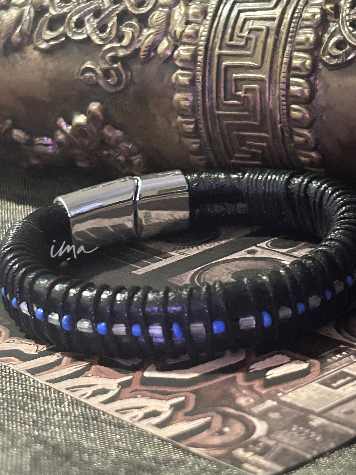 Cortical strap wristband