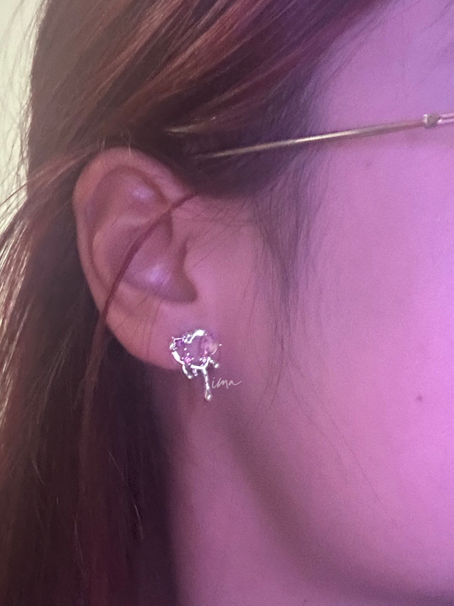 Small round brilliant-cut diamond heart-shaped stud earrings