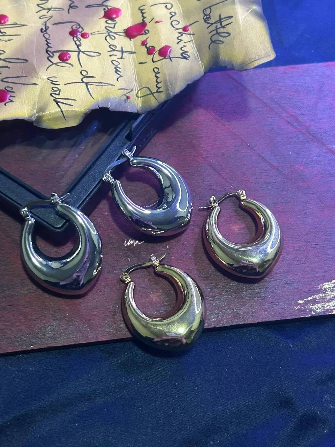 Plain horseshoe hoop earrings