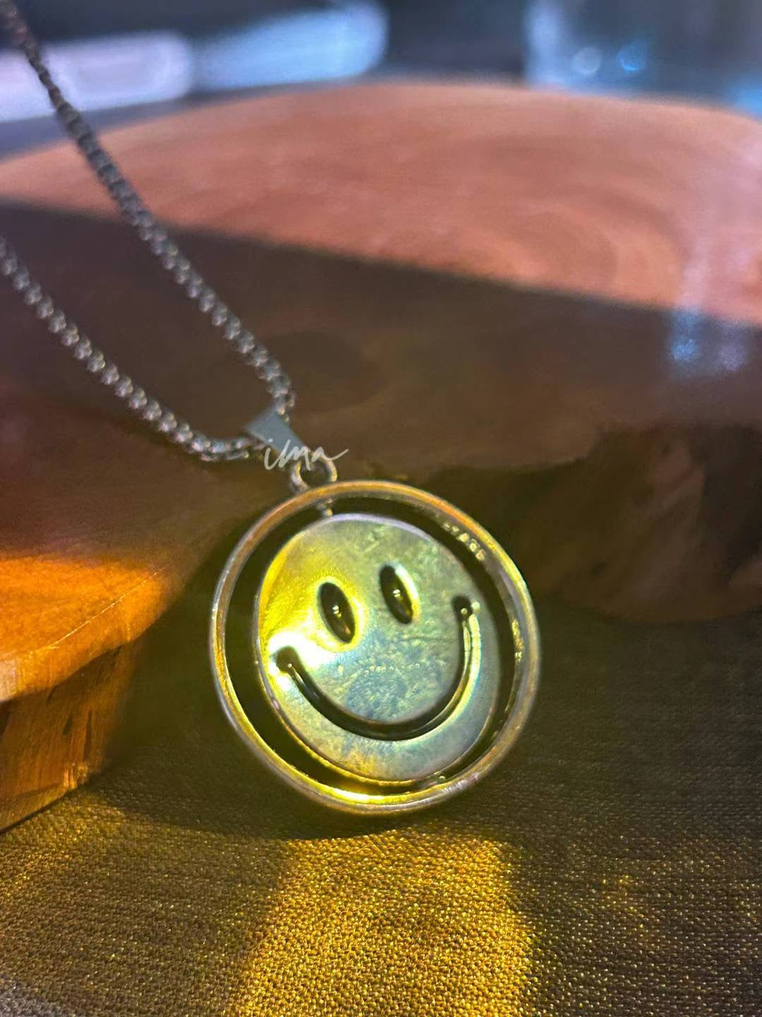flip smile necklace
