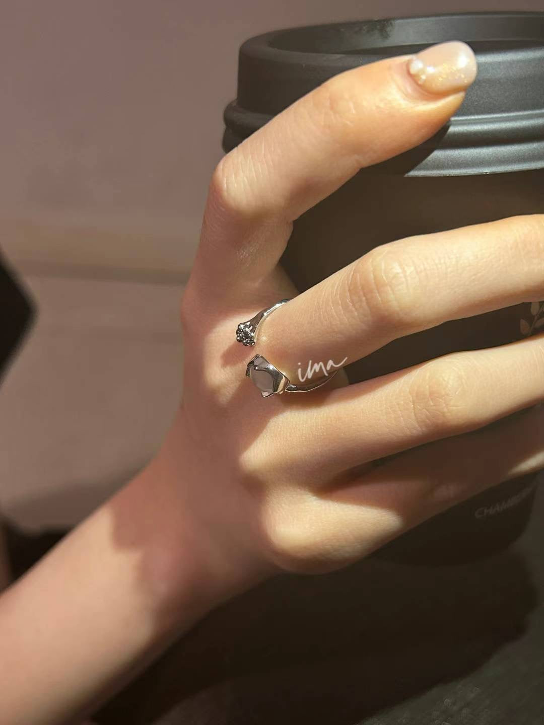 White moonlight open ring, cool feeling and a kind of inaccessible beauty
