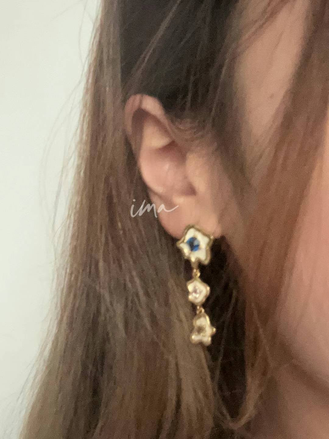 White drop glaze irregular zircon earrings