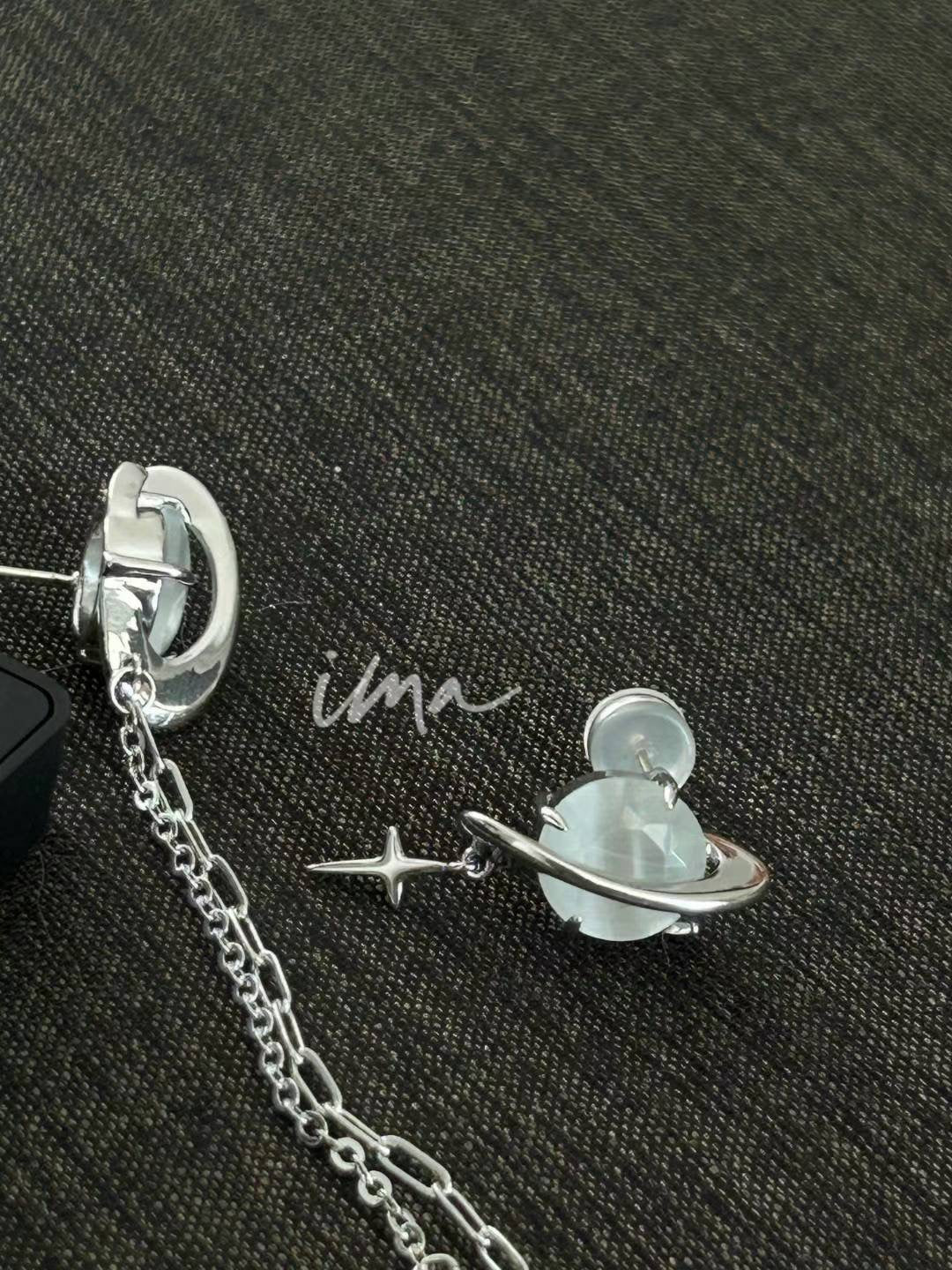 Light luxury Saturn necklace