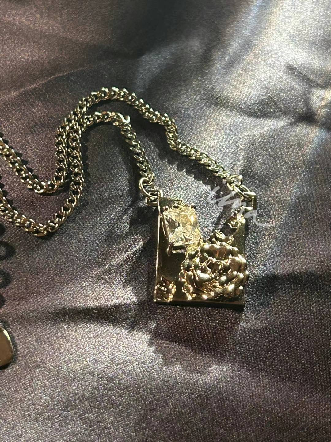 Rose zircon necklace