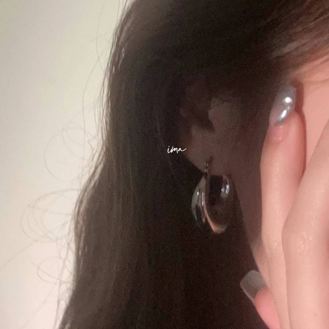Plain horseshoe hoop earrings