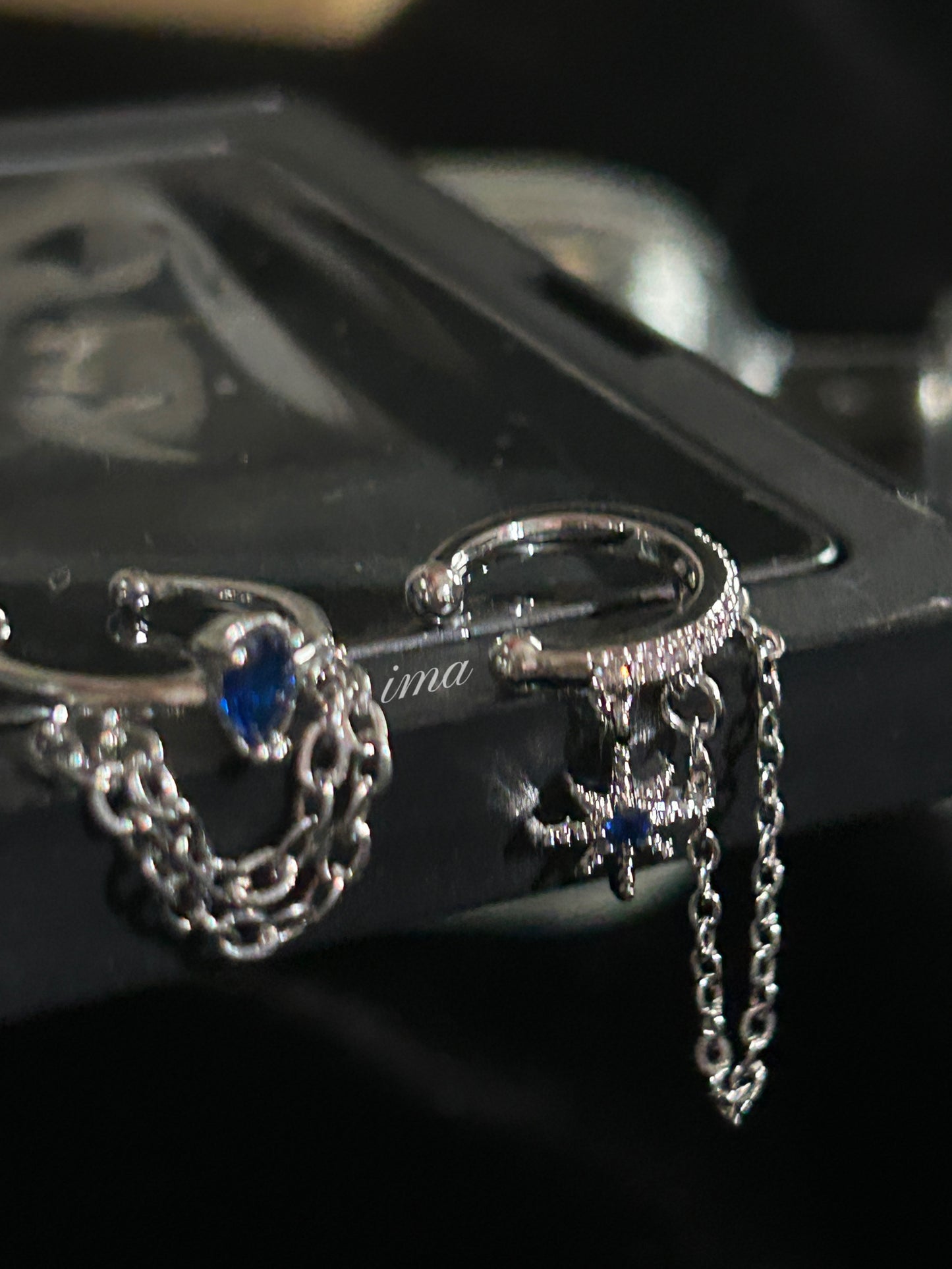 moon and star earring