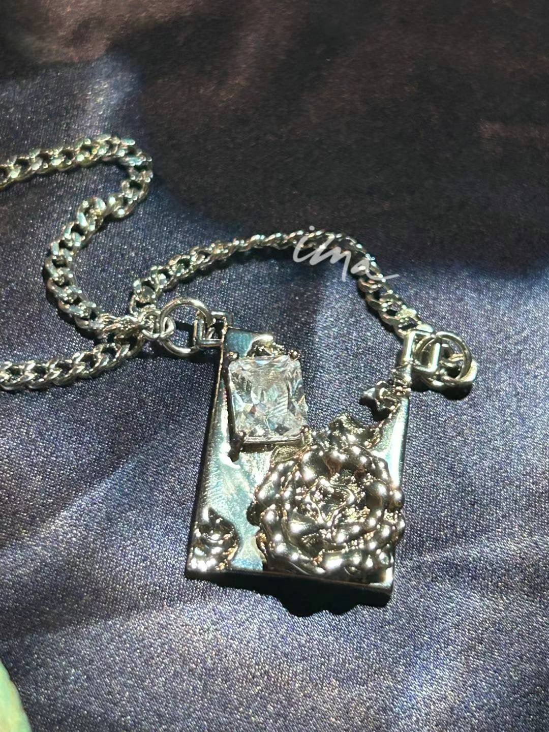 Rose zircon necklace