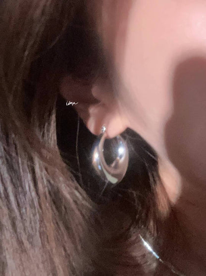 Plain horseshoe hoop earrings