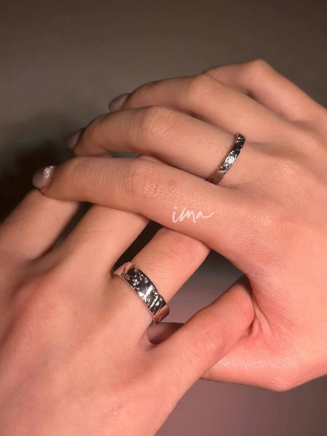 couple's cracked design ring set