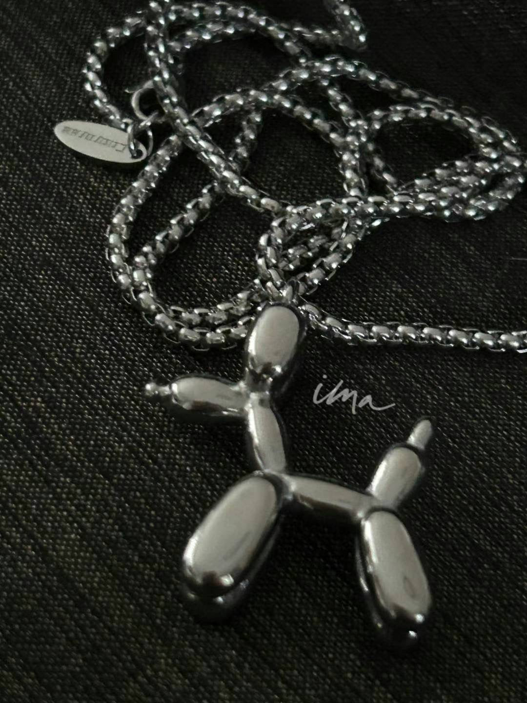 Balloon dog necklace